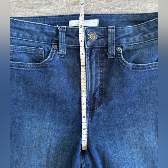 Lauren Conrad High Rise Flare Dark Wash Jeans Size 2 - Picture 3 of 8